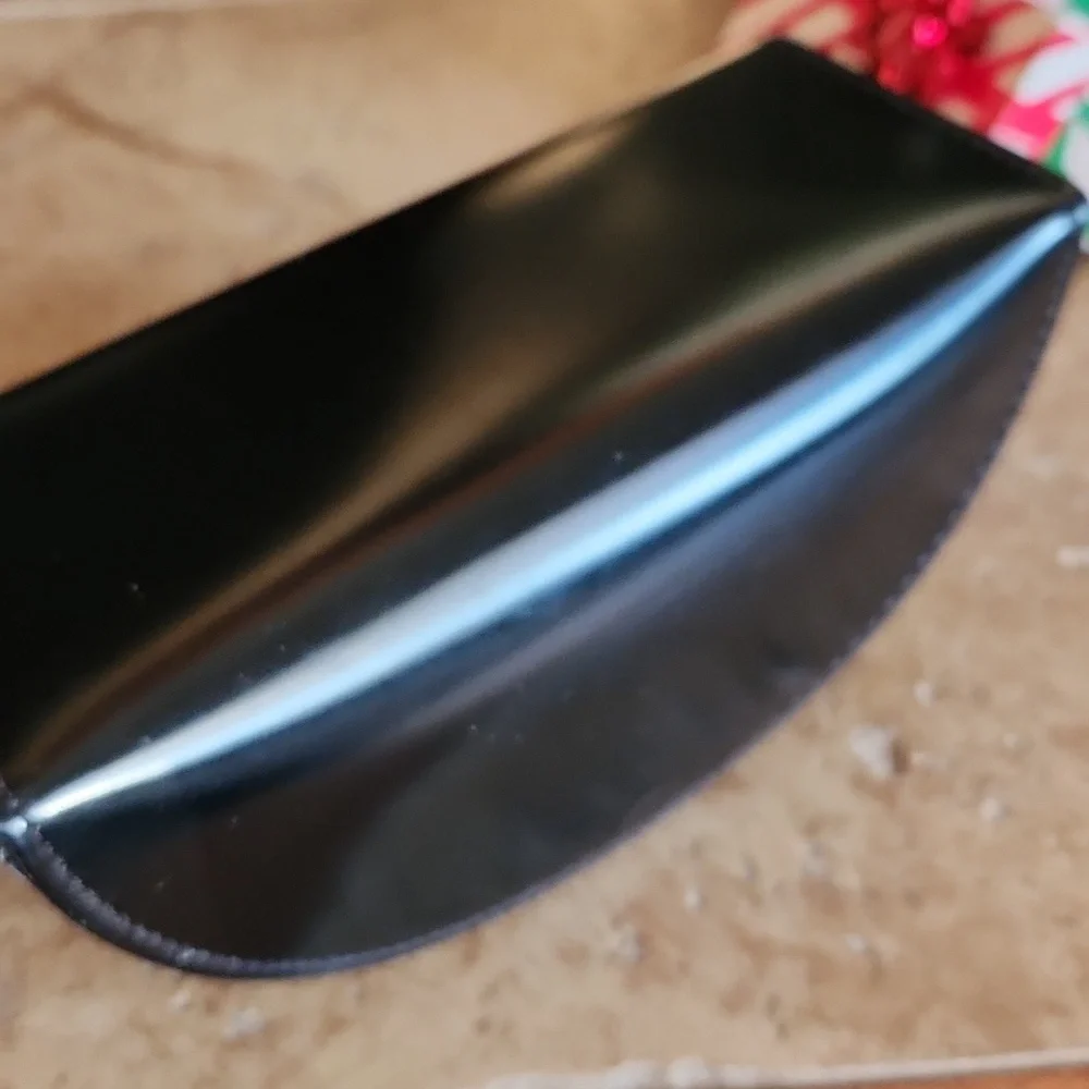 Marc by Marc Jacobs black hard shell eyeglass/sunglasses holder - Picture 4 of 11